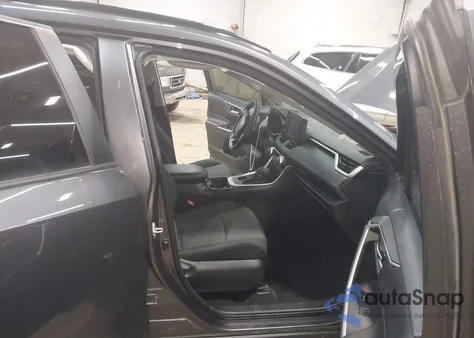 2021 Toyota Rav4 Xle z USA, uszkodzony, nr VIN 2T3P1RFV2MC250779